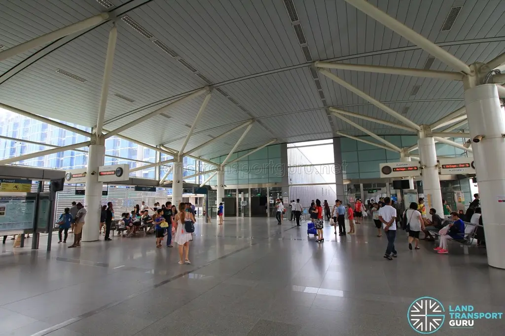 Punggol MRT/LRT Station - PGLRT Platform level