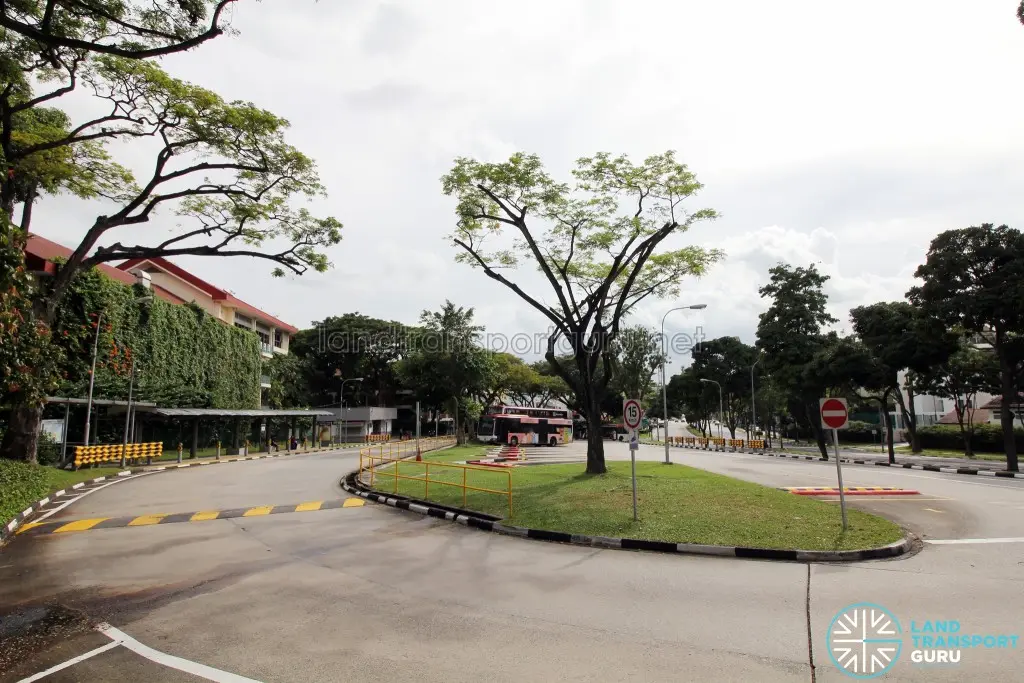 Kent Ridge Bus Terminal - Bus Park