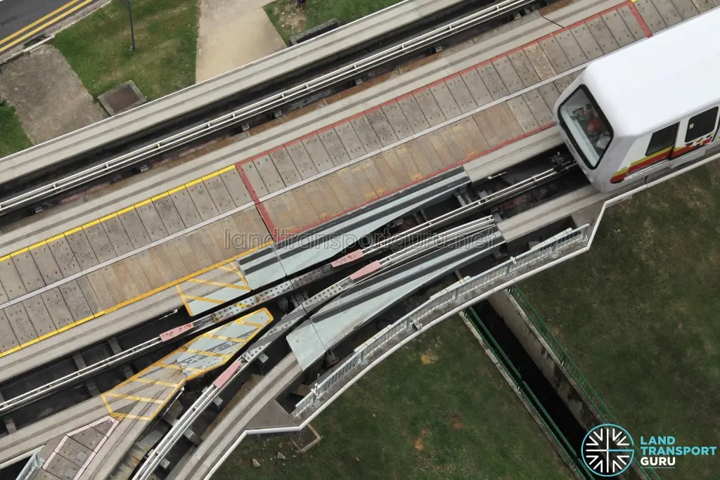 Ten Mile Junction Depot: Choa Chu Kang bound reception track